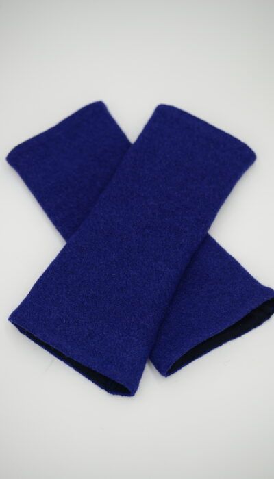 Armwarmers boiled wool blue COVER